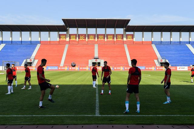 霍姆格伦35+14雷霆轻取爵士 国王送猛龙8连败